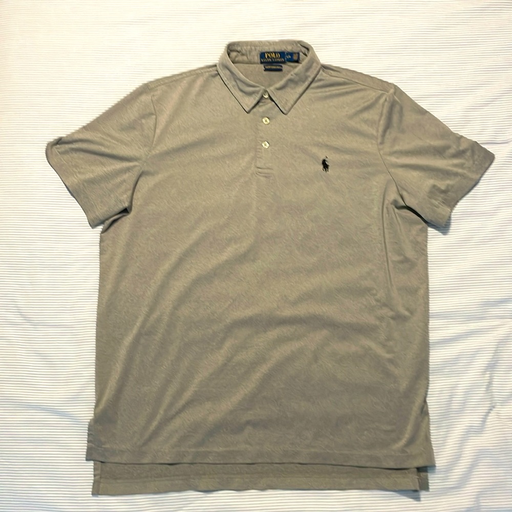 Polo performance shirt. Dry fit material. Size: Large Men’s.